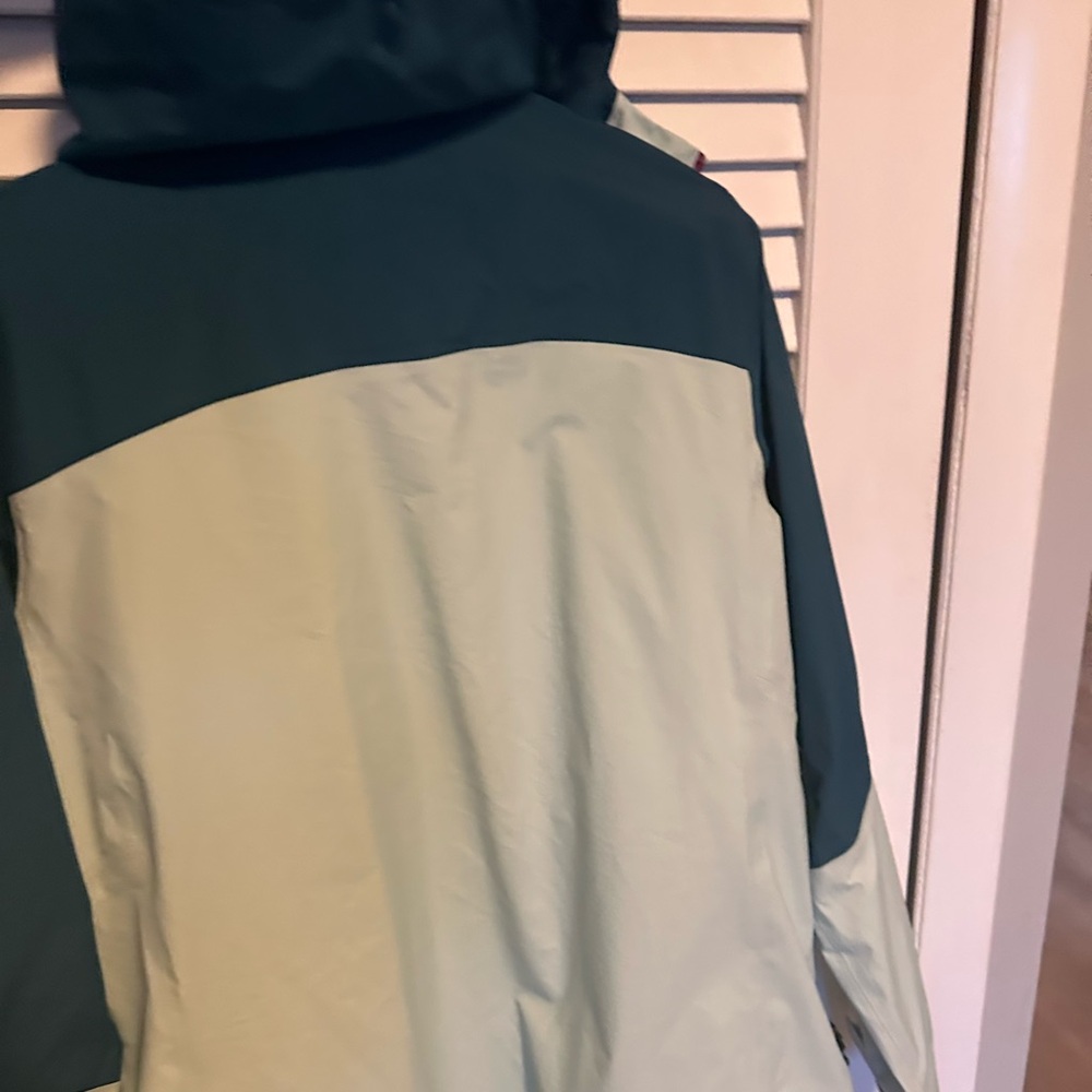 LL Bean women’s raincoat size medium - Picture 5 of 8